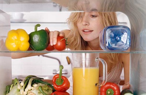 Bí quyết khử mùi hôi trong tủ lạnh