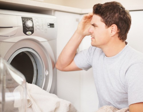 Không thấy nước chảy vào lồng máy giặt cả khi đang thực hiện quy trình giặt và vắt.