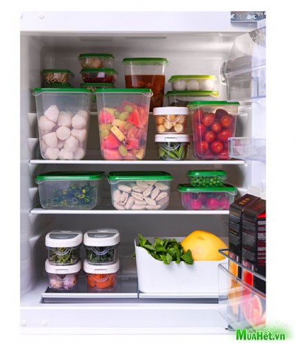 Để thức ăn trong hộp kín trước khi đưa vào tủ lạnh bảo quản