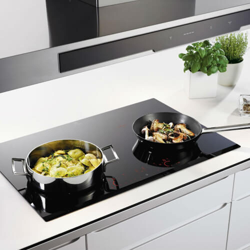 Bếp từ Bosch PID775DC1E là dòng bếp cao cấp, được trang bị đầy đủ các chương trình nấu ăn và công nghệ an toàn của thương hiệu bếp từ Bosch Đức