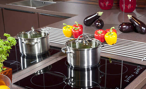 Tắt bếp để bếp nghỉ khi xuất hiện tình trạng báo lỗi F8 của bếp từ Bosch.