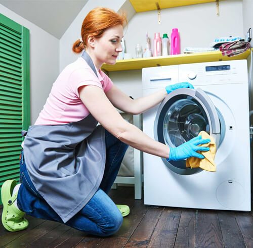 Việc vệ sinh máy giặt Bosch cần được tiến hành định kì từ 3 tuần- 1 tháng/1 lần