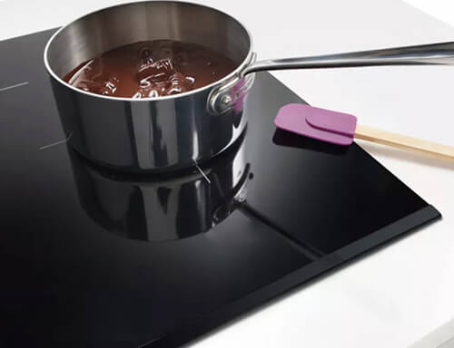 Khi bếp từ Bosch báo chữ H bạn có thể sử dụng nhiệt dư để đun chảy bơ, socola hay hâm nóng đồ ăn