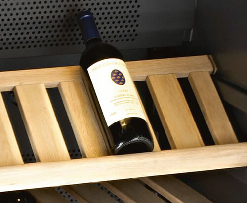 Khay gỗ của tủ rượu Bosch dẻo dai, độ bền cao