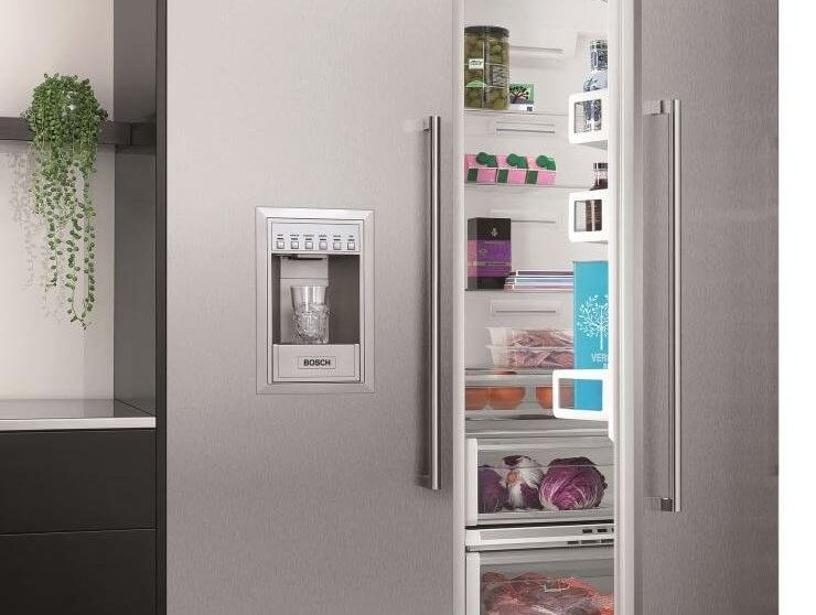 Tủ lạnh Bosch với công nghệ hiện đại không đóng tuyết mang lại cảm giác an tâm khi sử dụng.
